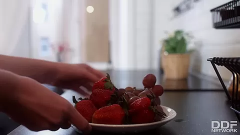 Popping Candy's Cherry - PornWorld