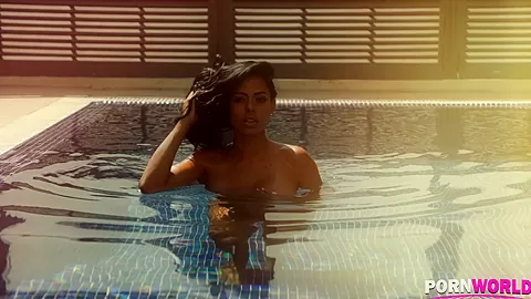 Poolside Pussy Gape - PornWorld