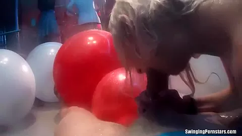Bi club chicks having public sex orgy