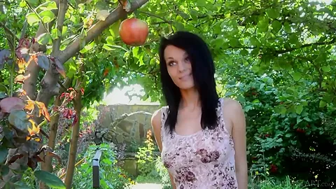 Inga showing you her perfect body and good tits