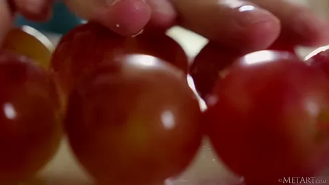 Grape - Berenice - Met-Art