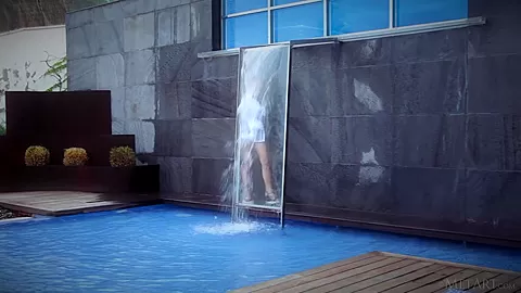 The Swimming Pool - Michelle H - Met-Art