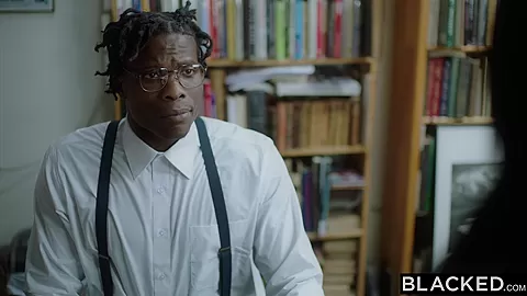 BLACKED This BBC queen finds black nerd with huge cock !