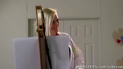 CFNM: Posing the Pervert