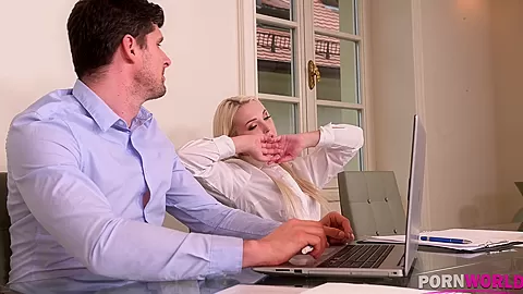 Afternoon Blowjob Gets The Juices Flowing GP1522 - PornWorld