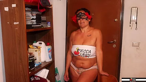 La Sveltina Con Elisabetta - Sex Movies Featuring Peccatrici Produzioni
