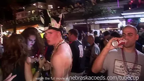 hot girls flashing on the streets of key west