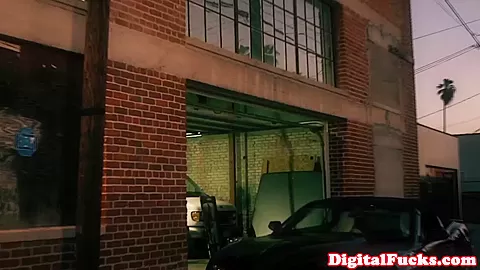 Deepthroating babe facialized all over her spex