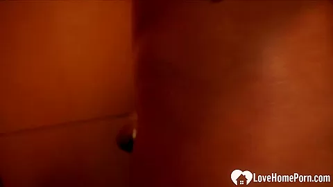 Incredible chick pleasures herself while taking a shower
