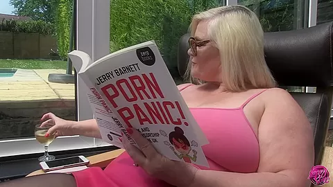 LACEYSTARR - The Poolboy Hard at Work