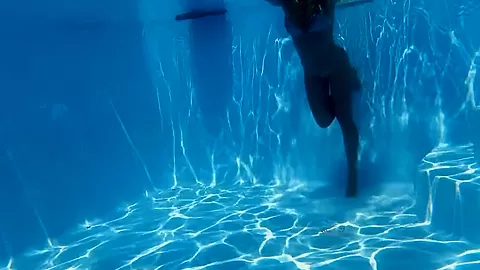Hottest Hungarian Milf Angelica Gets Horny Underwater