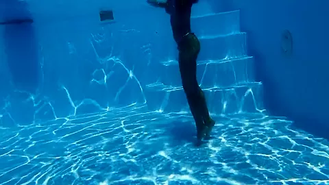 Hottest Hungarian Milf Angelica Gets Horny Underwater