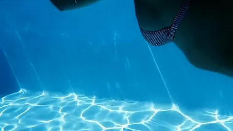 Hottest Hungarian Milf Angelica Gets Horny Underwater