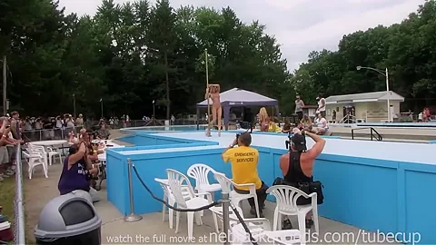stripper compeitition outdoors
