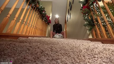 Nikki Bumps