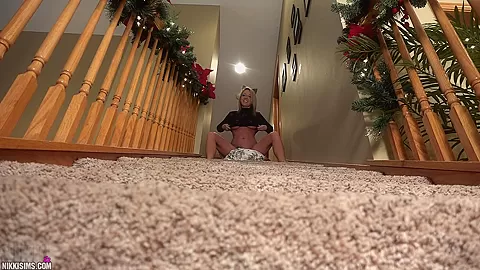 Nikki Bumps