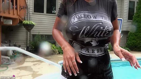 Nikki Pool Cleaner Video