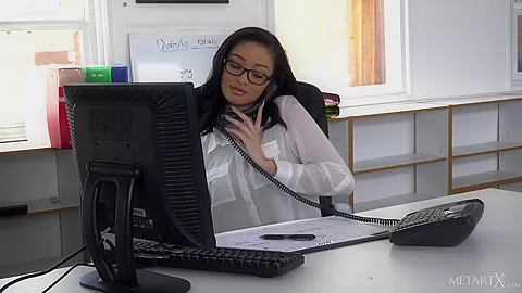 Hot Assignment - Scarlett Bloom - MetArtX