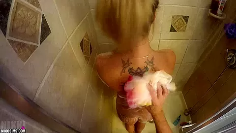 Nikki Shower Helper