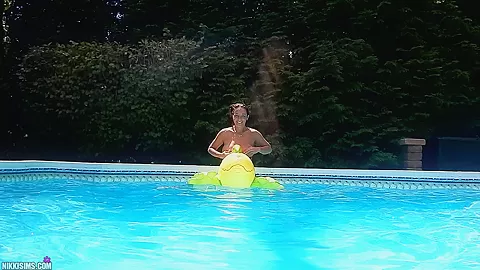 Nikki Gecko Cowboy Video