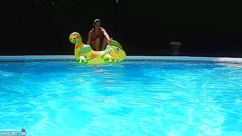 Nikki Gecko Cowboy Video