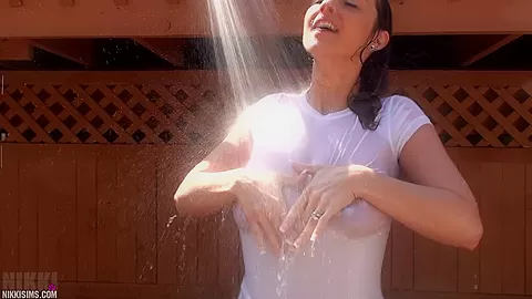 Nikki Bouncing Water Balloons Video