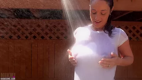 Nikki Bouncing Water Balloons Video
