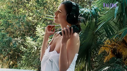 Music Shower - Valeria A - MetArtX