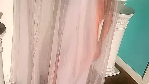 Madden Sheer Boa Video
