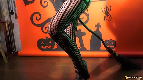 Naughty Witch - Sex Movies Featuring Cecelia