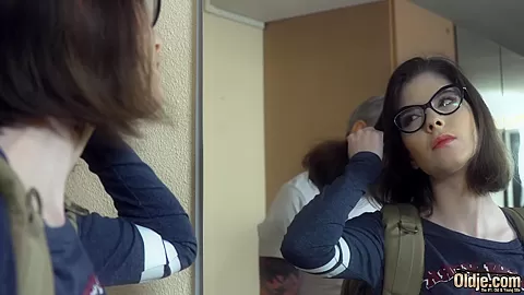 Motel owner fucks young teenager 18+ pussy renting the room