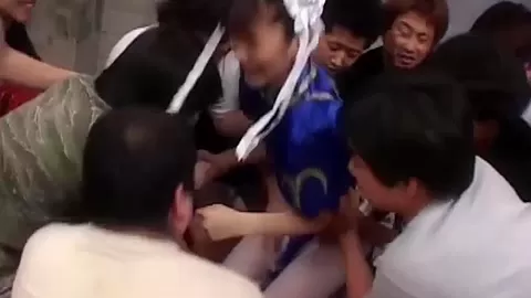 Chun-Li Cosplay Japanese Babe in huge bukkake gangbang