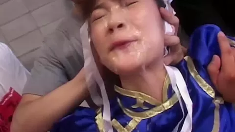 Chun-Li Cosplay Japanese Babe in huge bukkake gangbang
