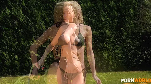 Big Lips For A Big Dick - PornWorld