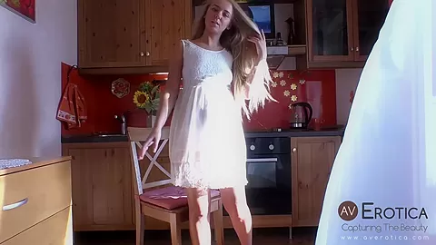 Hanna in Pie - avErotica