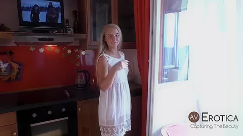 Hanna in Pie - avErotica