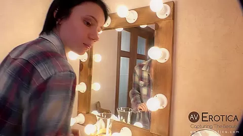 Dotty in Home alone - avErotica