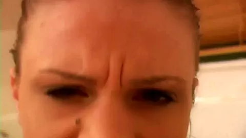 Fany Masturbating In The Bathroom - SoloAustria