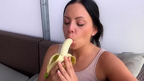Carlas Banana Pov Teasing - SoloAustria