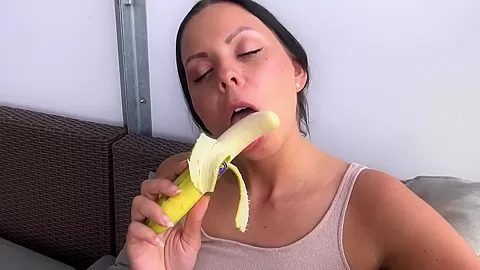Carlas Banana Pov Teasing - SoloAustria
