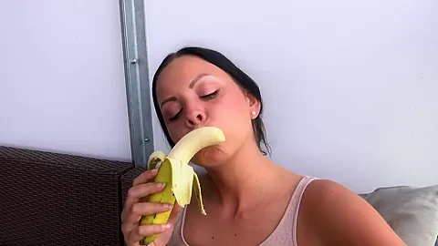 Carlas Banana Pov Teasing - SoloAustria