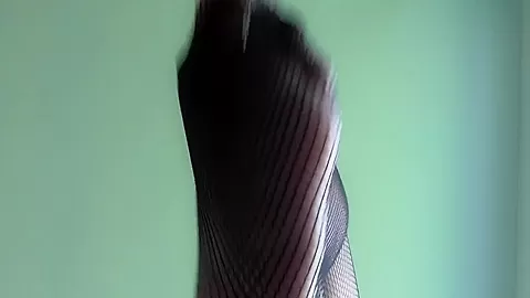Madame Carlas Fishnet Feet Stomping - SoloAustria