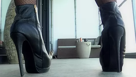 Carlas Shoe Fetish Show With High Heels And Boots - SoloAustria