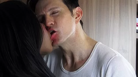 Kissing Fetish Black Girl - SoloAustria
