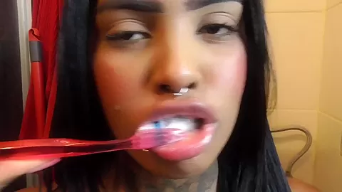 Black Girl Teeth Brushing Fetish - SoloAustria