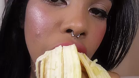 Ebony teen 18+ Banana Eating - SoloAustria