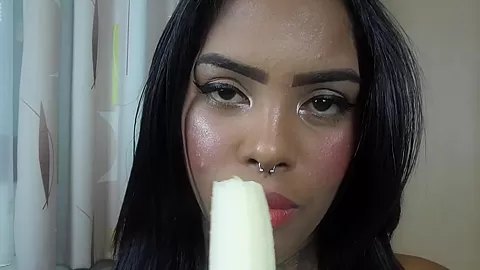 Ebony teen 18+ Banana Eating - SoloAustria