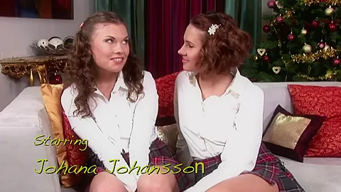 College Girls Christmas Pissing - LezdomAustria
