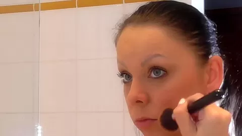 Carla Make Up Fetish With Full Make Up - SoloAustria