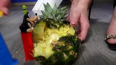 Dont Play With The Food Sadistic teen 18+ Crush Fun - SoloAustria